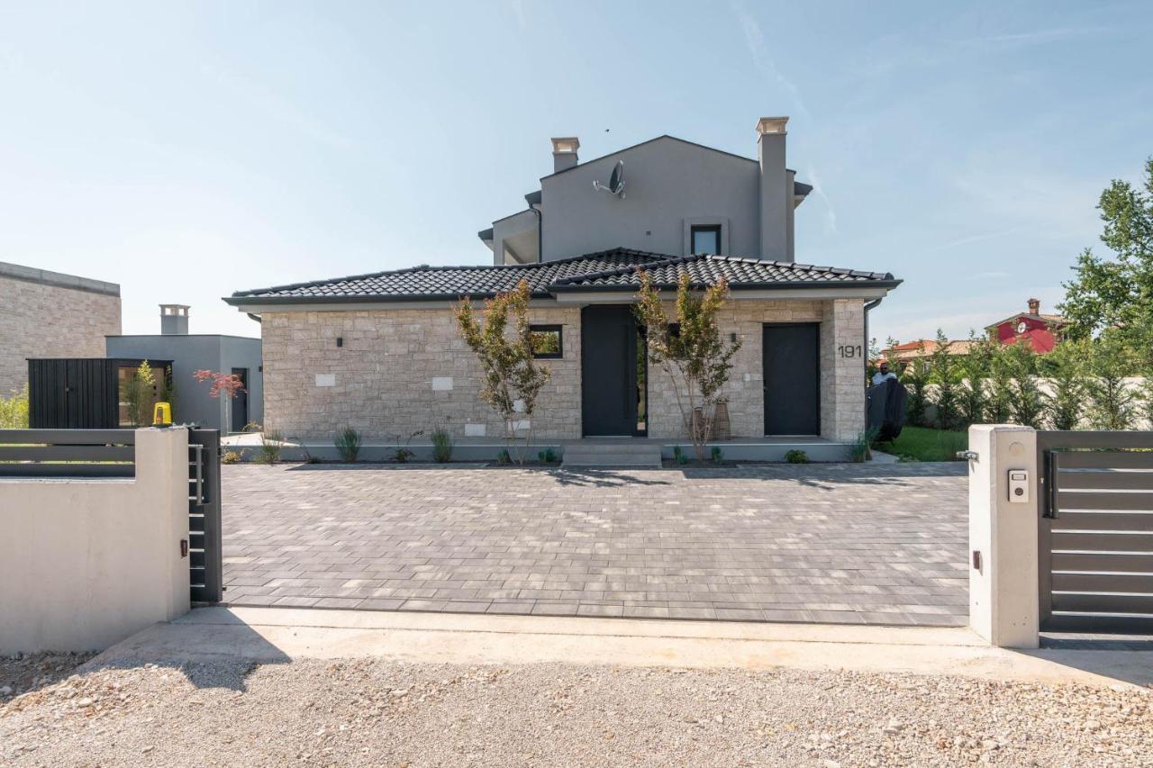 Villa Bewegte Berge Kaštelir Exterior foto