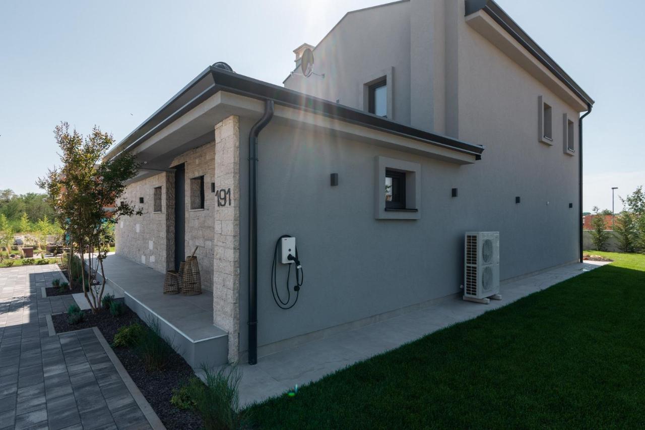 Villa Bewegte Berge Kaštelir Exterior foto
